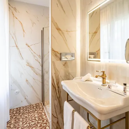 Grand Des Lecques; Bw Signature Collection Hotel 3*