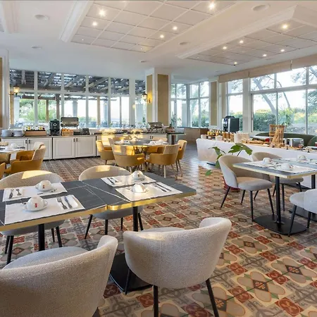 Hotell Grand Des Lecques; Bw Signature Collection 3*