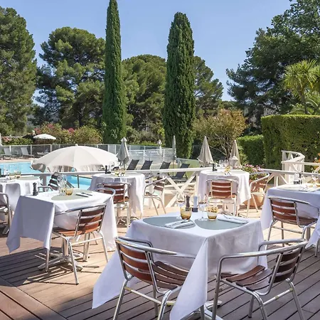 Grand Des Lecques; Bw Signature Collection Hotell