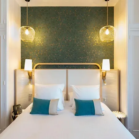 Grand Des Lecques; Bw Signature Collection Hotell