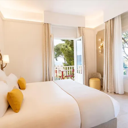 Hotell Grand Des Lecques; Bw Signature Collection 3*