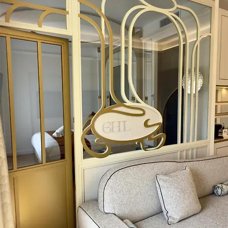 Grand Des Lecques; Bw Signature Collection