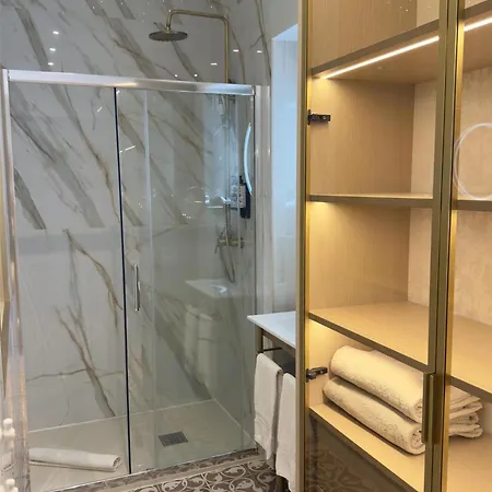 Grand Des Lecques; Bw Signature Collection Hotell