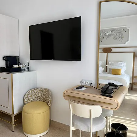 Grand Des Lecques; Bw Signature Collection Hotell 3*