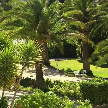 Grand Des Lecques; Bw Signature Collection 4*