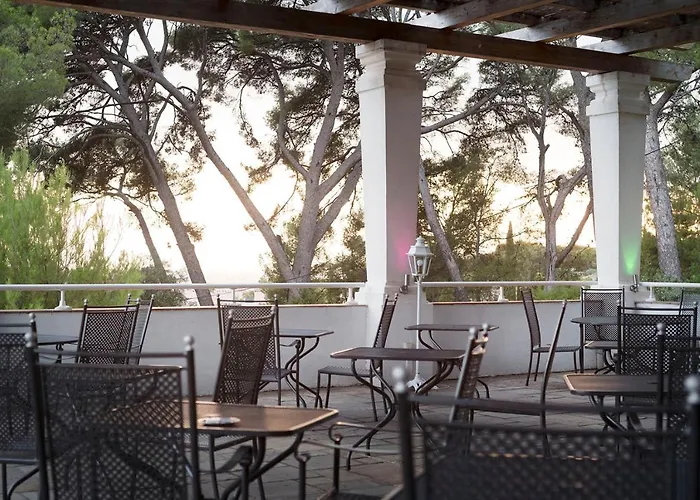 Hotel Grand Des Lecques; Bw Signature Collection