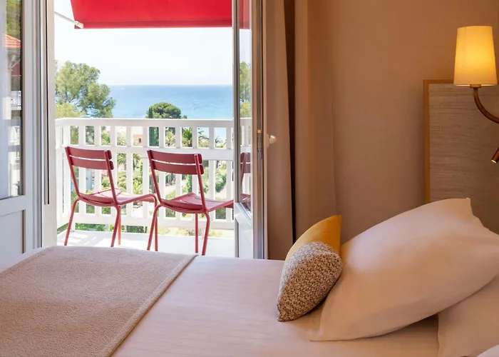 Grand Des Lecques; Bw Signature Collection