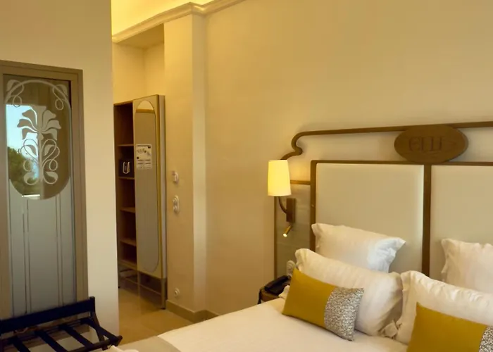 Grand Des Lecques; Bw Signature Collection